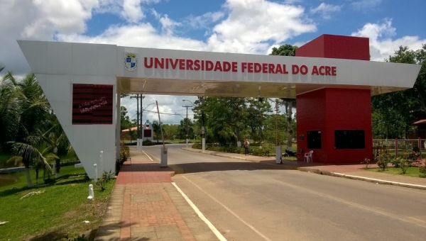 Acadêmicos de Direito da Ufac defendem a suspensão das aulas temendo o coronavírus